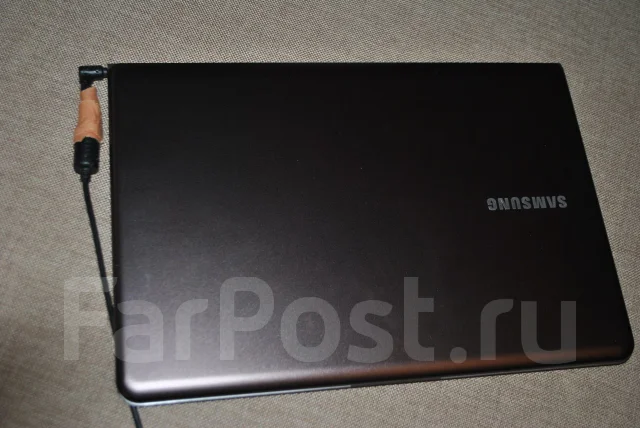 Samsung 530U3B. 13.3", 2 100����, ��� 4 ��, ���� 500���, WiFi: 1, Bluetooth: 1, ����������� �� 3��. ����