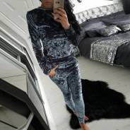 Костюмы спортивные. 46
