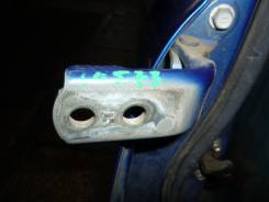 Петля двери Toyota Vitz NCP10, правая передняя
