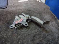 Замок капота. Toyota Vista, AZV50, AZV55, SV50, SV55, ZZV50 Toyota Vista Ardeo, AZV50, AZV50G, AZV55, AZV55G, SV50, SV50G, SV55, SV55G, ZZV50, ZZV50G