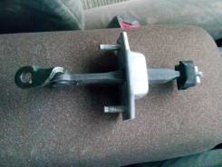 Ограничитель двери. Toyota: Toyoace, Crown, Vista, Land Cruiser, Dyna, Carina ED, Land Cruiser Prado, Camry, Coaster, Prius Двигатели: B, 1GGZEU, 3SFE...