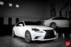 Vossen. 8.0/9.0x18, 5x114.30, ET40/38, ЦО 73,1 мм.