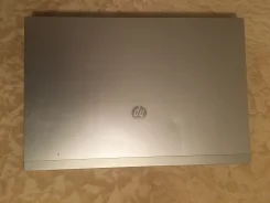 HP ProBook 4520s. 15.6", 2,3����, ��� 2048 ��, ���� 256���, WiFi: 1, Bluetooth: 1, ����������� �� 2��. ����