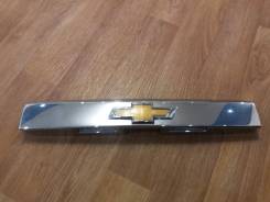 Накладка крышки багажника. Chevrolet Orlando
