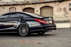Vossen. 8.0/9.0x18, 5x112.00, ET35/33, ЦО 66,6 мм.