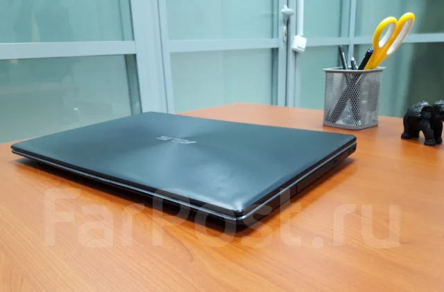 Asus X550CC. 15", ��� 6 ��, ���� 320���, WiFi: 1, Bluetooth: 1, ����������� �� 3��. ����