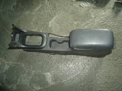 Подлокотник. Nissan Sunny, FB15