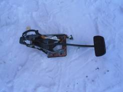 Педаль тормоза. Toyota Wish, ANE11, ANE10, ZNE10, ZNE14, ZNE14G, ZNE10G, ANE10G, ANE11W