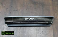 Решетка радиатора Toyota Camry