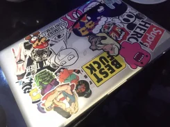 Apple MacBook Pro 13. 13", ��� 8 ��, ���� 120���, WiFi: 1, Bluetooth: 1, ����������� �� 5��. ����