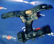 Балка под кпп. Subaru Legacy B4, BL9, BE5, BEE, BE9, BL5, BLE, BL, BP, BP5, BP9, BPE, BPH Subaru Legacy, BL, BP, BEE, BLE, BHE, BHC, BE5, BH9, BE9, BP...