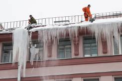 Чистим крыши от снега, сосулек