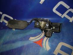 Педаль газа Toyota Wish ZNE10