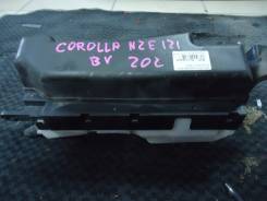 Блок предохранителей под капот. Toyota Corolla, NZE121