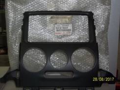 Консоль панели приборов. Toyota Land Cruiser Prado, TRJ125, RZJ120, LJ120, LJ125, KDJ125, TRJ120, GRJ120, KZJ120, GRJ125, KDJ120, RZJ125 Двигатели: 1G...