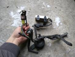 Датчик airbag. Toyota Vitz, SCP10 Двигатель 1SZFE
