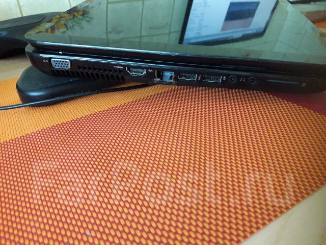 HP Pavilion g6. 15.6", 2,6����, ��� 6 ��, ���� 278���, WiFi: 1, Bluetooth: 1, ����������� �� 1��. ����
