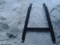Крепление бака. Honda Fit, GD1 Двигатель L13A
