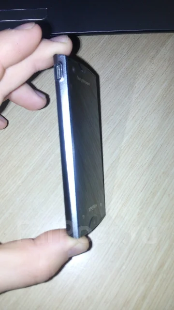 Sony Ericsson Xperia ray. �/� ����