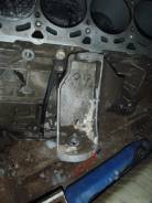 Кронштейн опоры двигателя. Volkswagen Touareg Двигатель AXQ
