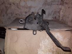 Замок капота. Toyota Nadia, ACN15, SXN15, ACN10, SXN10 Toyota Gaia, SXM10, CXM10, ACM10, ACM15, SXM15 Двигатели: 3SFSE, 3SFE, 1AZFSE, 3CTE
