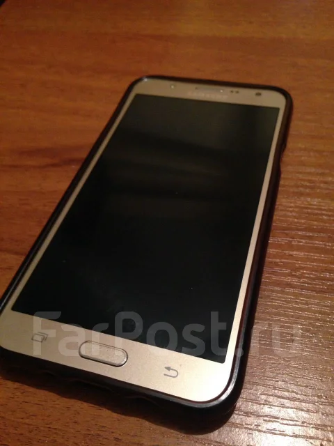 Samsung Galaxy J7. �/� ����