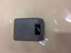 Ручка открывания бензобака. Mitsubishi Delica, PF6W, PE6W, PC4W, PD4W, PB6W, PA5W, PD8W, PB4W, PC5W, PB5W, PD6W, PA4W, PF8W, PE8W Двигатели: 6G72, 6G6...