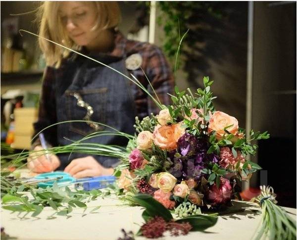 Профессия флорист. Курсы флористики. Флористика для дошкольников. Флорист декоратор. Дизайнер флорист.
