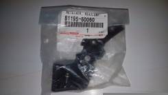 Крепление фары. Toyota Land Cruiser, GRJ200, URJ200, URJ202, URJ202W, UZJ200, UZJ200W, VDJ200 Двигатели: 1GRFE, 1URFE, 1VDFTV, 2UZFE, 3URFE