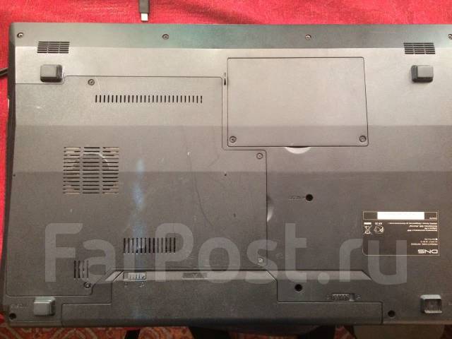 DNS. 17.3", 2,3����, ��� 8 ��, ���� 650���, WiFi: 1, Bluetooth: 1, ����������� �� 1��. ����