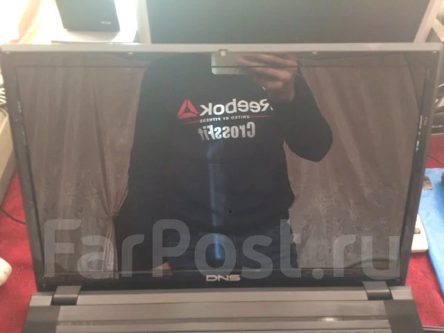 DNS. 17.3", 2,3����, ��� 8 ��, ���� 650���, WiFi: 1, Bluetooth: 1, ����������� �� 1��. ����