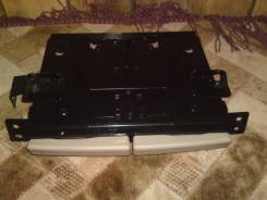 Подстаканник. Toyota Ipsum, ACM21, ACM26W, ACM26, ACM21W Toyota Picnic Verso, CLM20, ACM21, ACM20 Toyota Avensis Verso, ACM21, CLM20, ACM20 Двигатели...