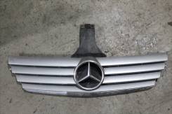 Решетка радиатора. Mercedes-Benz W203