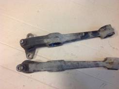 Рычаг подвески. Toyota Vista, CV30, SV30, SV35, SV25, SV20, CV20, SV32, SV21, SV33, SV22 Toyota Camry, CV30, SV30, SV32, SV21, SV20, CV20, SV22, SV33...