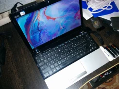 Asus Eee PC 1215N. 1,8����, ��� 8 ��, WiFi, Bluetooth, ����������� �� 5��.