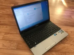 Samsung 300E5A. 15.6", 2,5����, ��� 4 ��, ���� 500���, WiFi, Bluetooth, ����������� �� 3��.