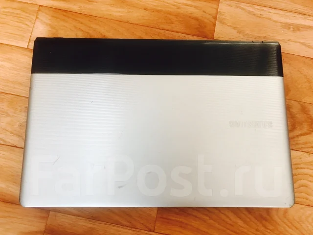 Samsung 300E5A. 15.6", 2,5����, ��� 4 ��, ���� 500���, WiFi: 1, Bluetooth: 1, ����������� �� 3��. ����