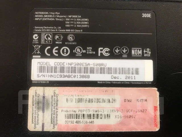 Samsung 300E5A. 15.6", 2,5����, ��� 4 ��, ���� 500���, WiFi: 1, Bluetooth: 1, ����������� �� 3��. ����