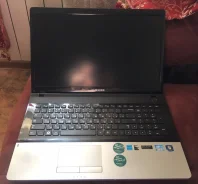 Samsung 300E7A. 17.3", 2,3����, ��� 4 ��, ���� 500���, WiFi, Bluetooth ����