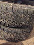 Goodyear UltraGrip 500. Зимние, шипованные, износ: 60%, 2 шт