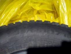 Nokian Hakkapeliitta 5. Зимние, шипованные, 2014 год, износ: 70%, 4 шт