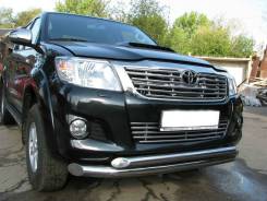 Решетка бамперная. Toyota Hilux