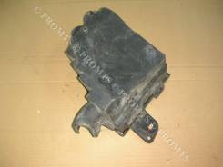 Крышка блока предохранителей. Renault Duster, HSA, HSM Двигатели: F4R, K4M, K9K