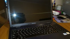 Lenovo G560. 15.6", 2 300,0����, ��� 2048 ��, ���� 320���, WiFi, ����������� �� 4��.
