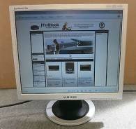 Samsung. 17" (43 см), технология LCD (ЖК)