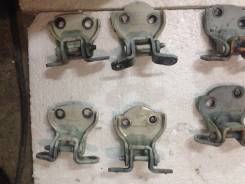 Крепление боковой двери. Honda: Inspire, Accord, MDX, MR-V, Saber Двигатели: F20B5, J30A2, F23A2, J30A1, F20B4, F23A1, F23A3, F23A6, F23A5, F20B2, J35...