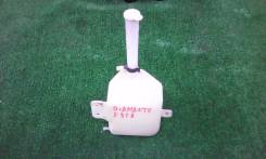 Расширительный бачок. Mitsubishi Diamante, F46A, F34A, F36A, F31AK, F47A, F31A, F41A