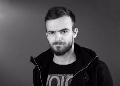Графический дизайнер. Средне-специальное образование, опыт работы 5 лет