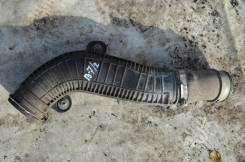 Патрубок воздухозаборника. Volkswagen Passat, 362