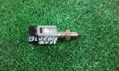 Концевик под педаль тормоза. Nissan Primera Camino, WHP11, P11, WHNP11, HP11, HNP11, WP11, WQP11, QP11 Nissan Bluebird, EU14, HNU14, ENU14, HU14, SU14...
